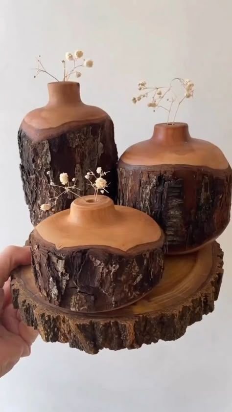 0512e7cd28d9c05c1fd8d323151bb2d9 Solid Oak Decorative Vase - Image 1